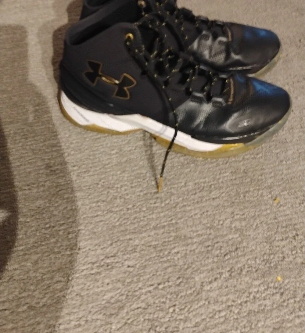 Curry 2 Elite Under Armour Men’s Black and Gold men's size 11.5